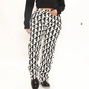 NWT Fashion Nova Queen Of Hearts Straight Leg Heart Pattern Pants Size 11